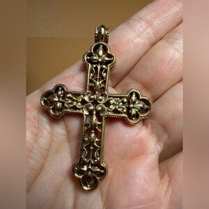 Vtg Ornate Gold Filigree Bottony Cross Pendant